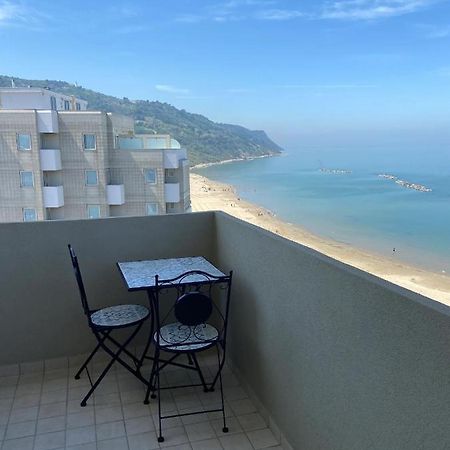 Tramonto In Baia Apartment Pesaro Exterior photo
