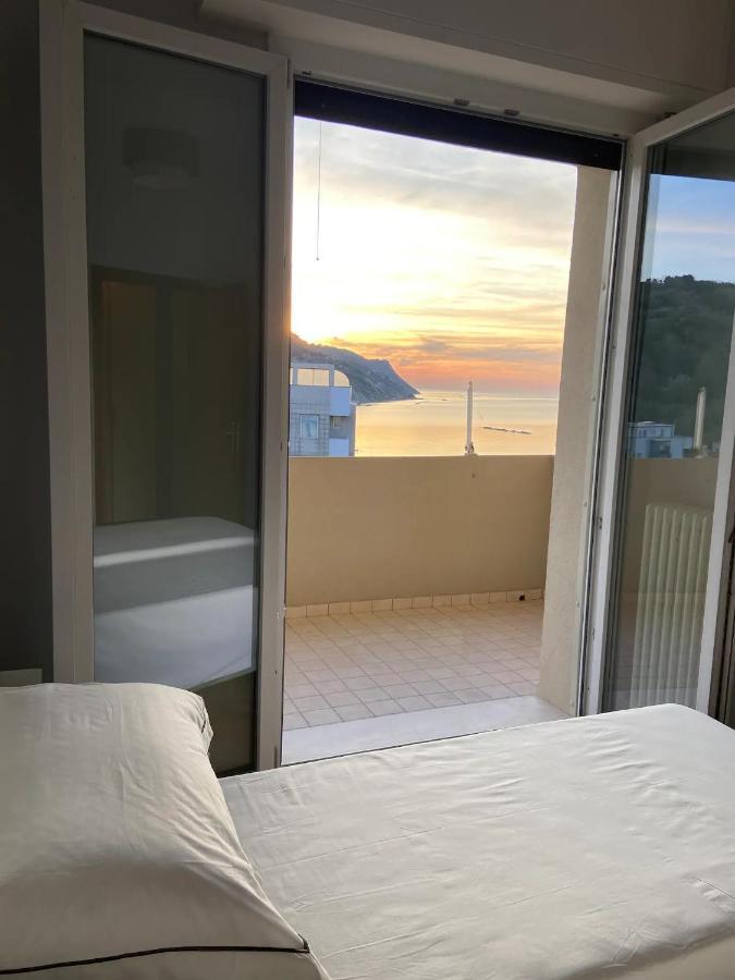 Tramonto In Baia Apartment Pesaro Exterior photo