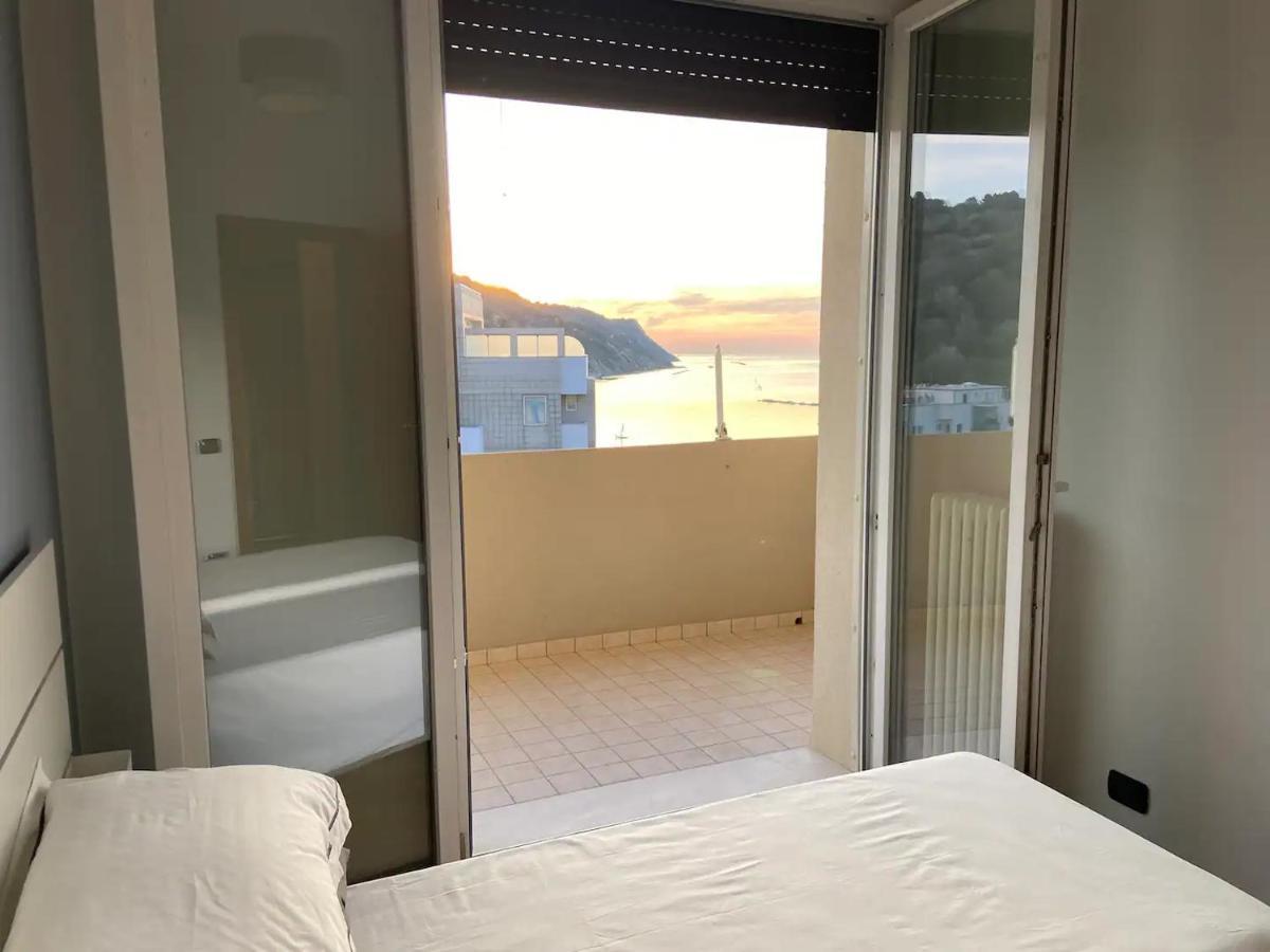 Tramonto In Baia Apartment Pesaro Exterior photo