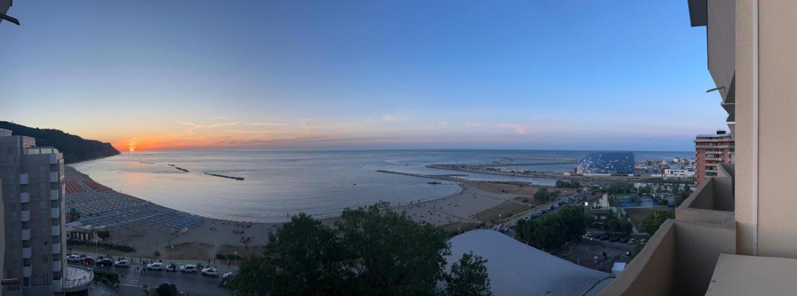 Tramonto In Baia Apartment Pesaro Exterior photo